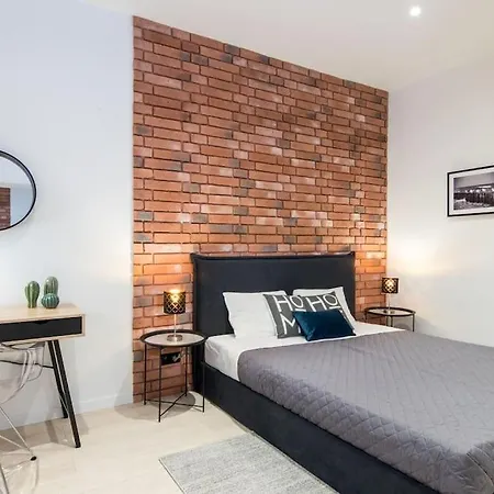 With Air Conditioning In The Heart Of Cracow Heart Apartment *