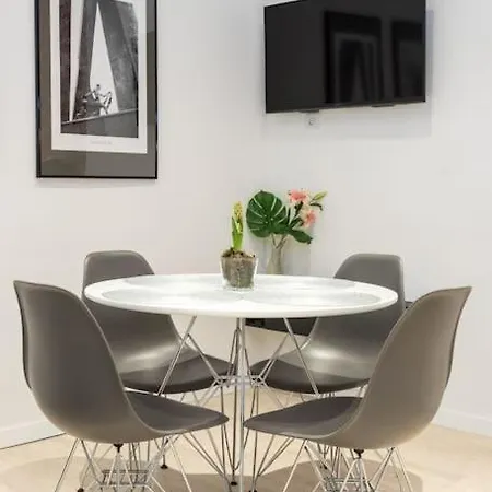 With Air Conditioning In The Heart Of Cracow Heart Apartment