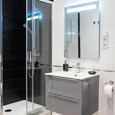 With Air Conditioning In The Heart Of Cracow Heart Appartement