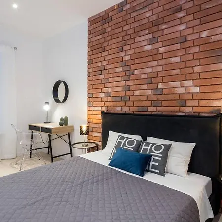 With Air Conditioning In The Heart Of Cracow Heart Apartment